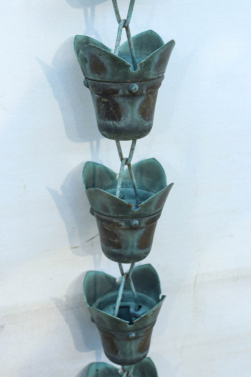 時代の風合いを纏った蕾のような鎖樋　DC8186