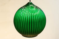 グリーンの縦縞プレス模様で落ち着いた眺めのプレスガラス電笠　DC8189