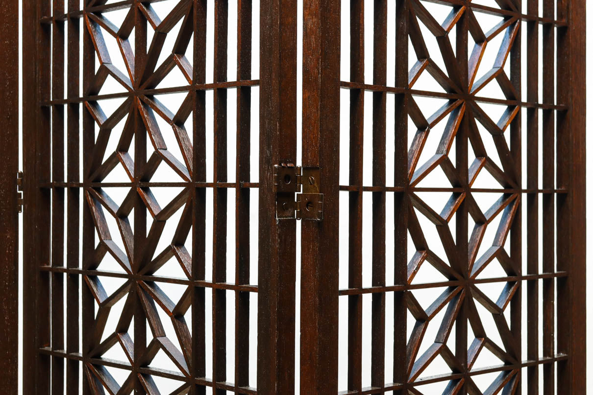 麻の葉組子の帯装飾が華やかな四つ折り衝立　DC8195