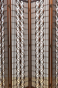 麻の葉組子の帯装飾が華やかな四つ折り衝立　DC8195