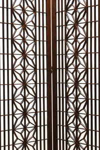 麻の葉組子の帯装飾が華やかな四つ折り衝立　DC8195