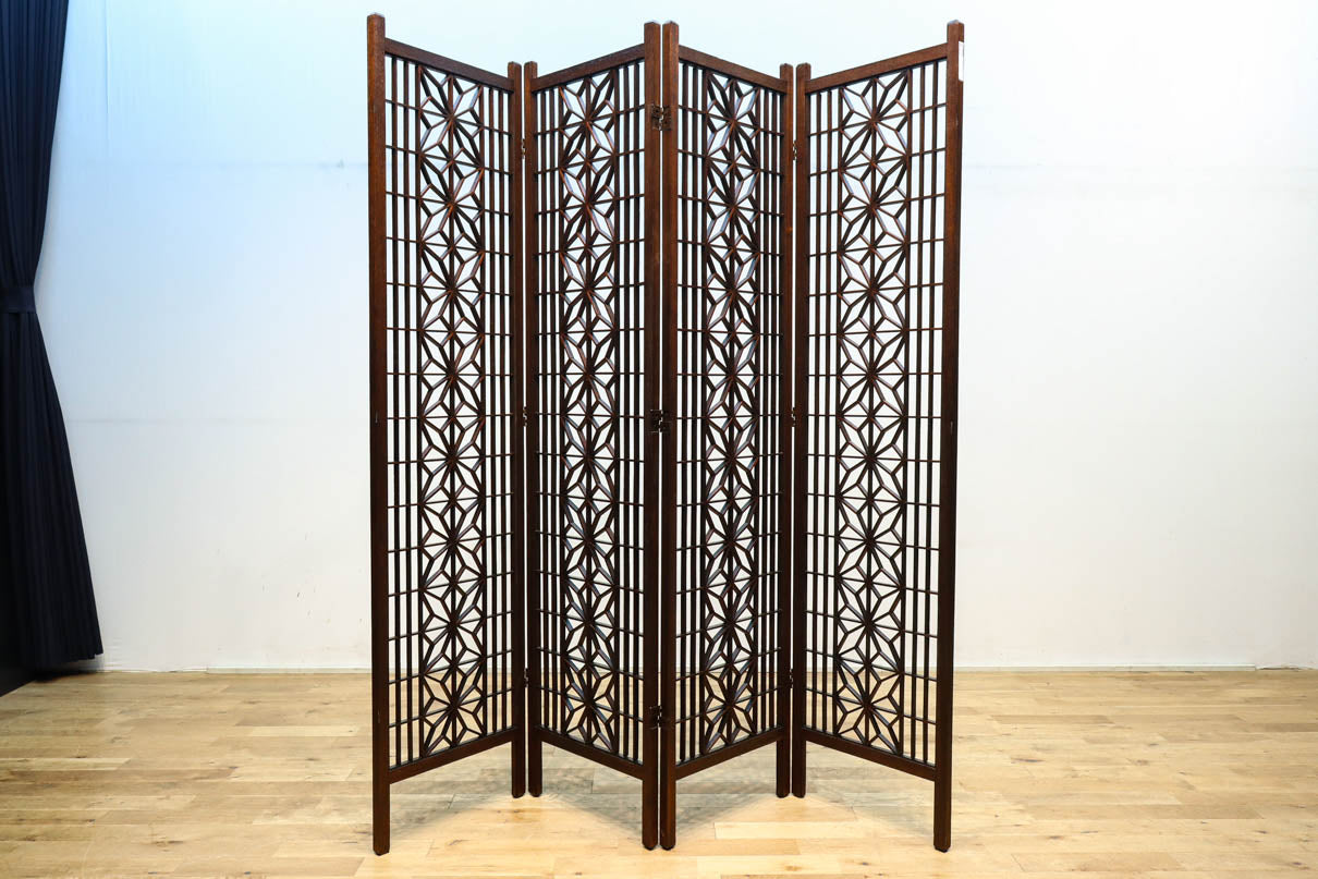 麻の葉組子の帯装飾が華やかな四つ折り衝立　DC8195