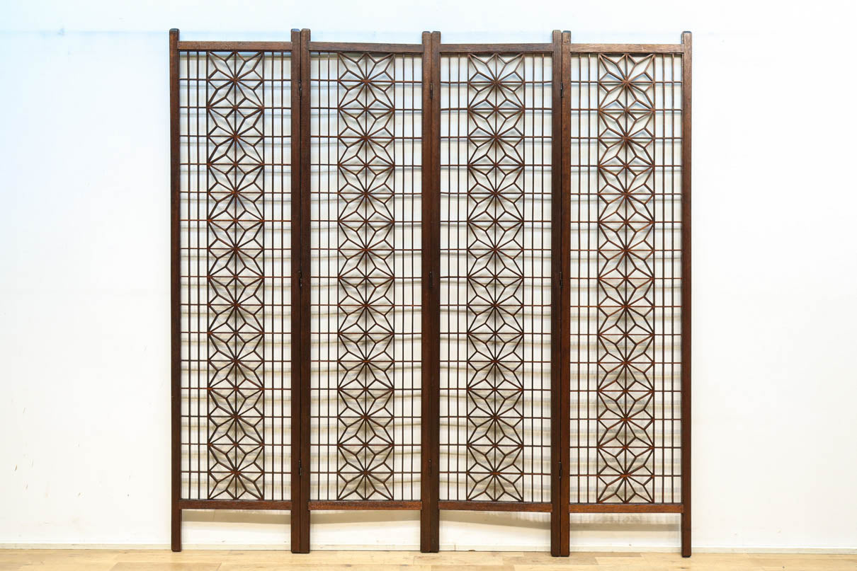 麻の葉組子の帯装飾が華やかな四つ折り衝立　DC8195