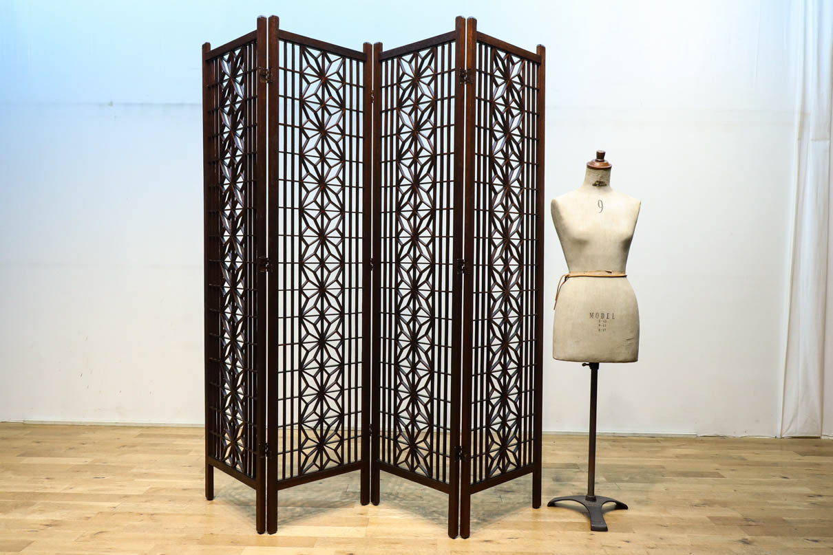 麻の葉組子の帯装飾が華やかな四つ折り衝立　DC8195