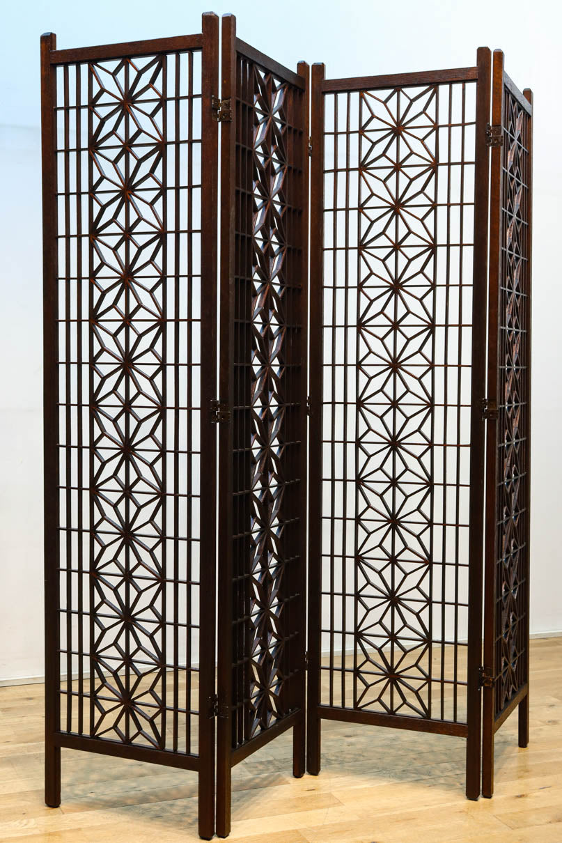 麻の葉組子の帯装飾が華やかな四つ折り衝立　DC8195