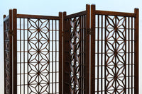 麻の葉組子の帯装飾が華やかな四つ折り衝立　DC8195