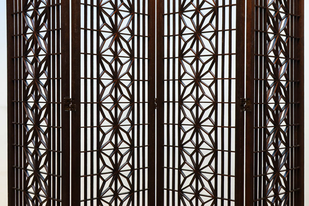 麻の葉組子の帯装飾が華やかな四つ折り衝立　DC8195