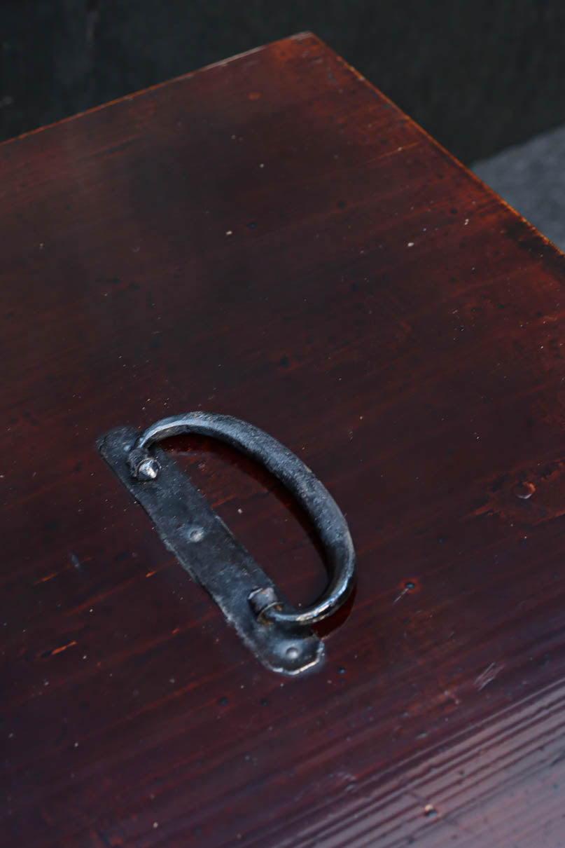 時代を重ねた風合いが趣き深い小引き出し　DC8200