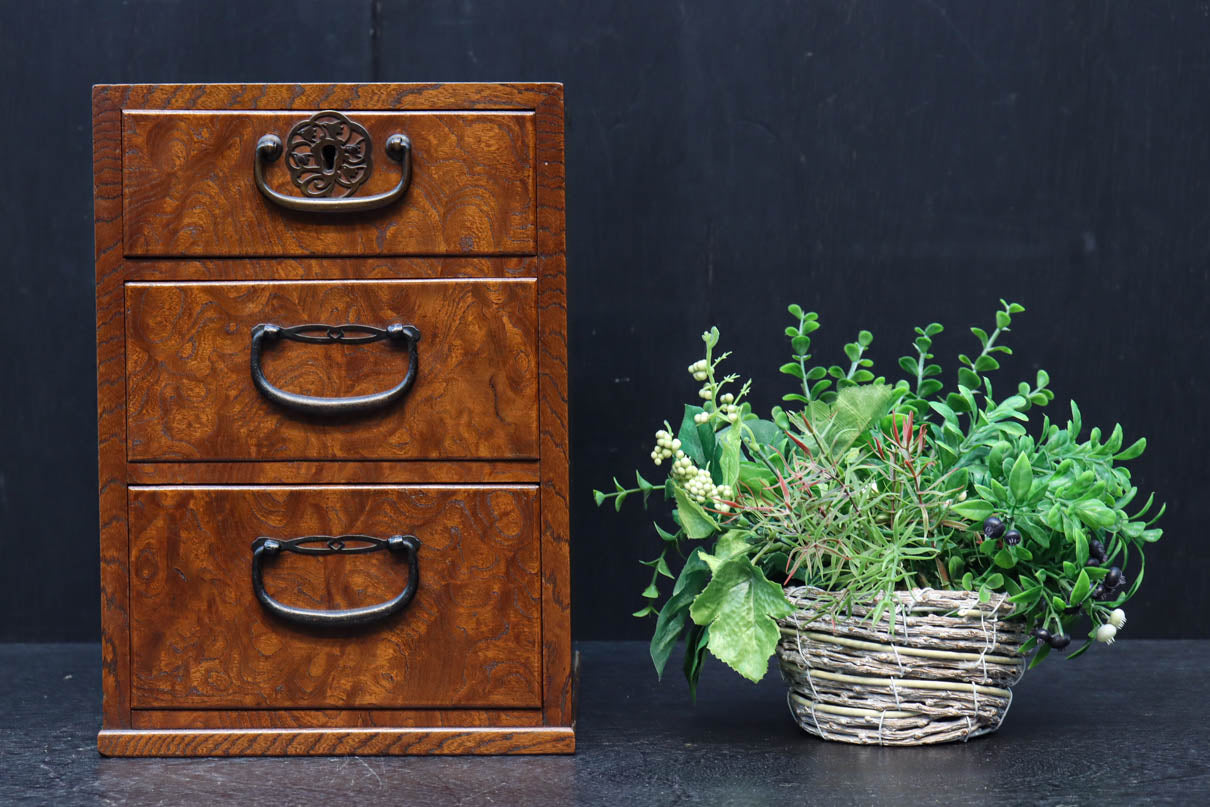 自然の温かみある風合いが上品な小引き出し　DC8201