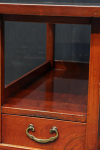 表情豊かな杢目を魅せる縦長の引き出し付き置台　DC8202