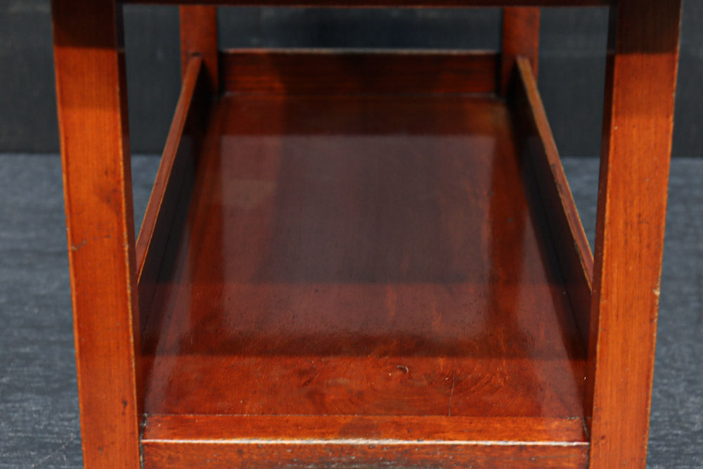 表情豊かな杢目を魅せる縦長の引き出し付き置台　DC8202