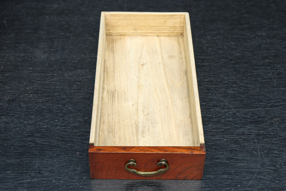 表情豊かな杢目を魅せる縦長の引き出し付き置台　DC8202