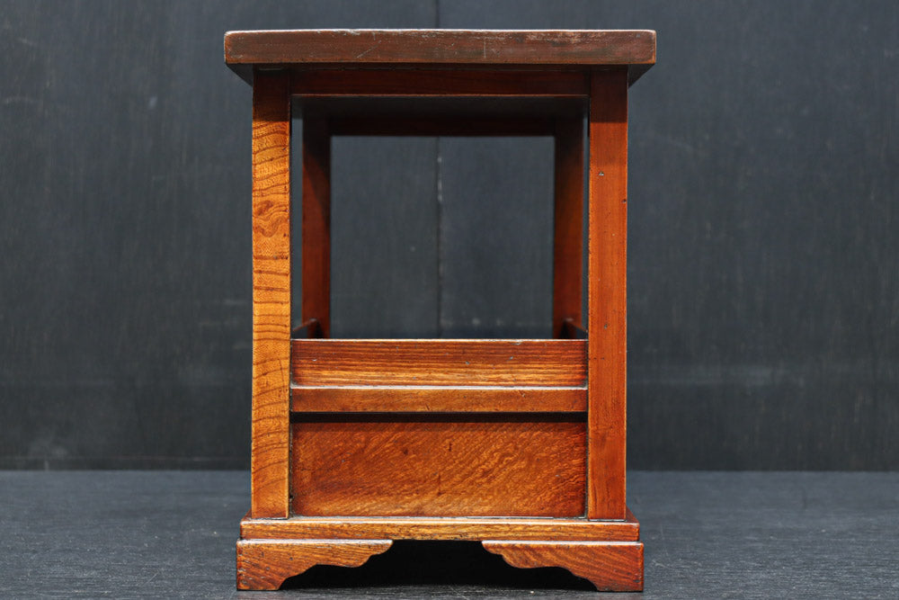 表情豊かな杢目を魅せる縦長の引き出し付き置台　DC8202