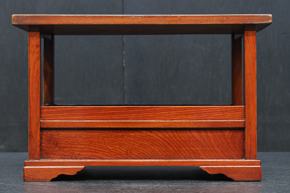 表情豊かな杢目を魅せる縦長の引き出し付き置台　DC8202