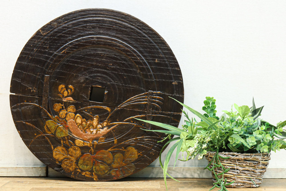 趣きある蒔絵が華を添える大きな車輪　DC8206