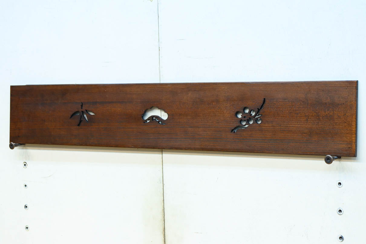 シンプルな松竹梅の絵柄が浮かぶ透かし板　DC8214