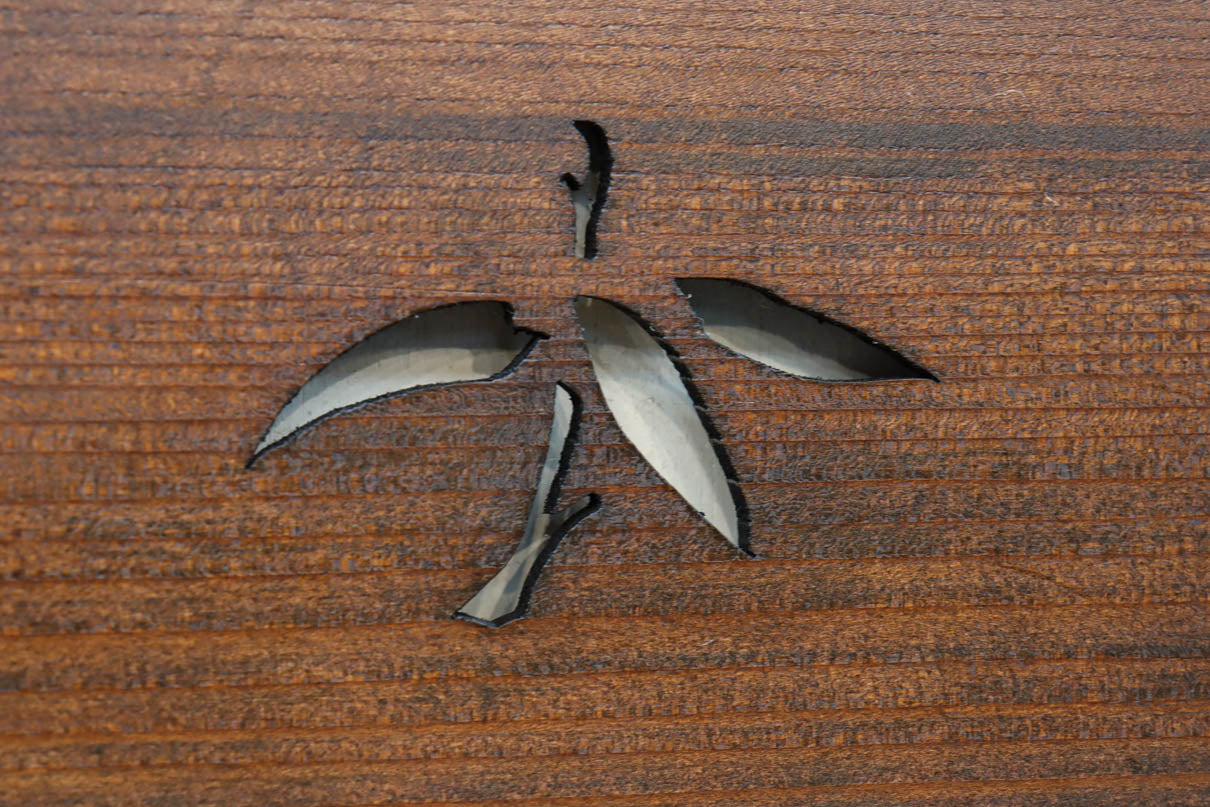 シンプルな松竹梅の絵柄が浮かぶ透かし板　DC8214