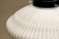 レースの様なプレス模様が可愛らしい電笠　DC8217