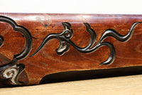 シンメトリーの彫刻柄が大正浪漫漂う艶色の綺麗な梁　DC8222