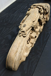 龍へと昇華する鯉の滝昇りを描いた立体彫刻が素晴らしい梁飾り　DC8223ab　在庫(a:1 b:1)枚