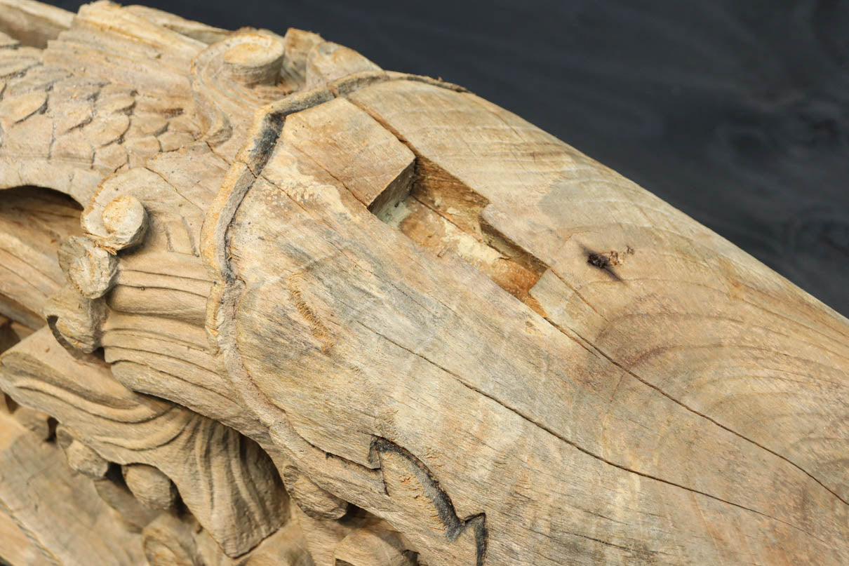 龍へと昇華する鯉の滝昇りを描いた立体彫刻が素晴らしい梁飾り　DC8223ab　在庫(a:1 b:1)枚