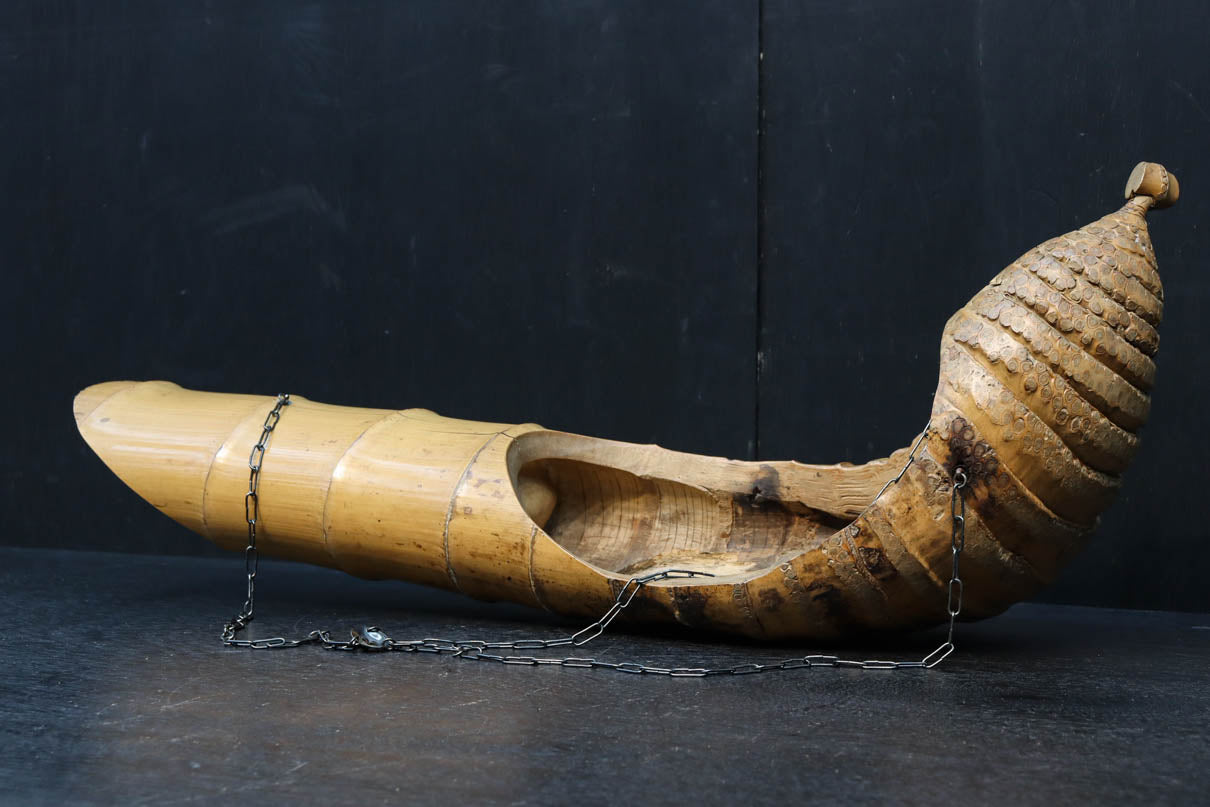 自然な竹の風合いある吊るし花器　DC8224