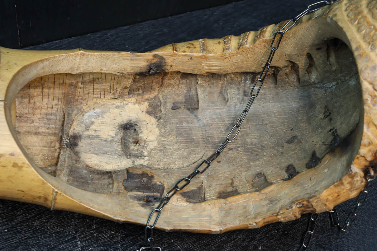 自然な竹の風合いある吊るし花器　DC8224