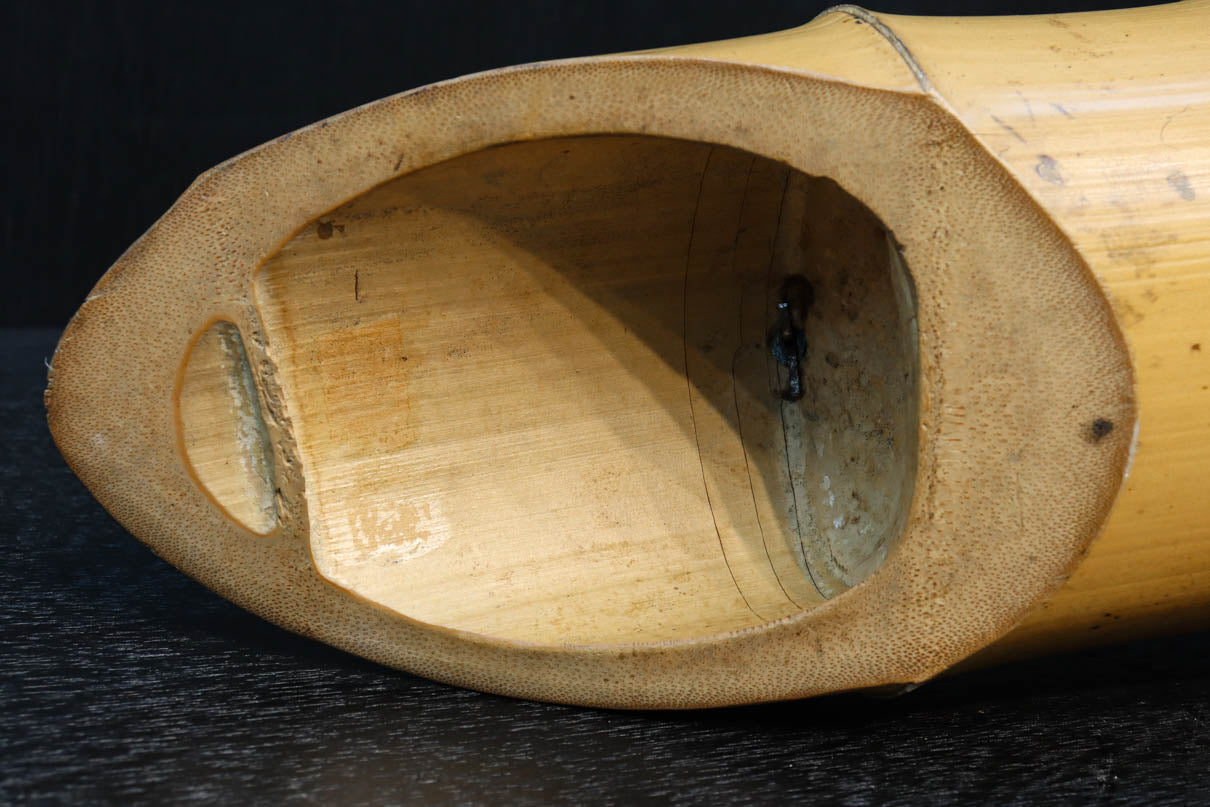 花器にも使えそうな 燻竹 花器にも使えそうな 燻竹