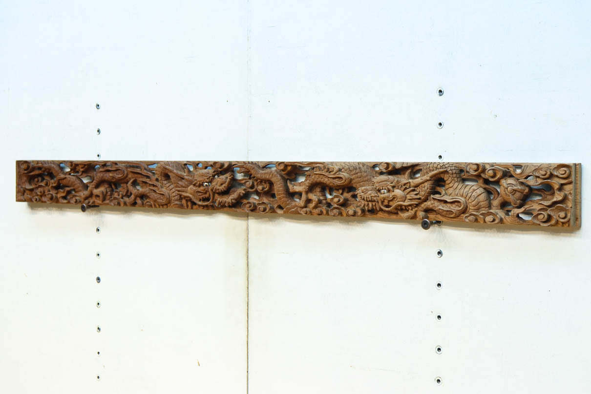 貫禄ある2頭の龍の立体感溢れるけやき彫刻飾り DC8226 – 古福庵