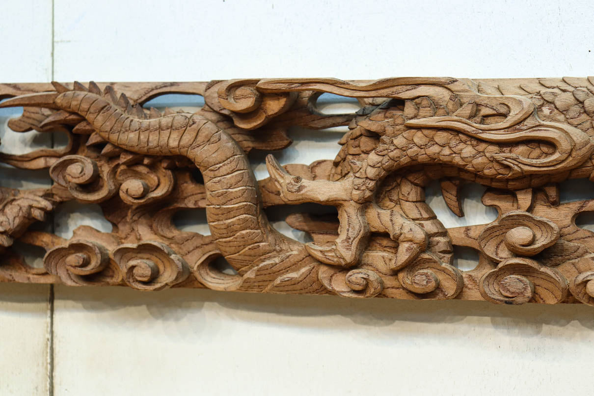 貫禄ある2頭の龍の立体感溢れるけやき彫刻飾り　DC8226