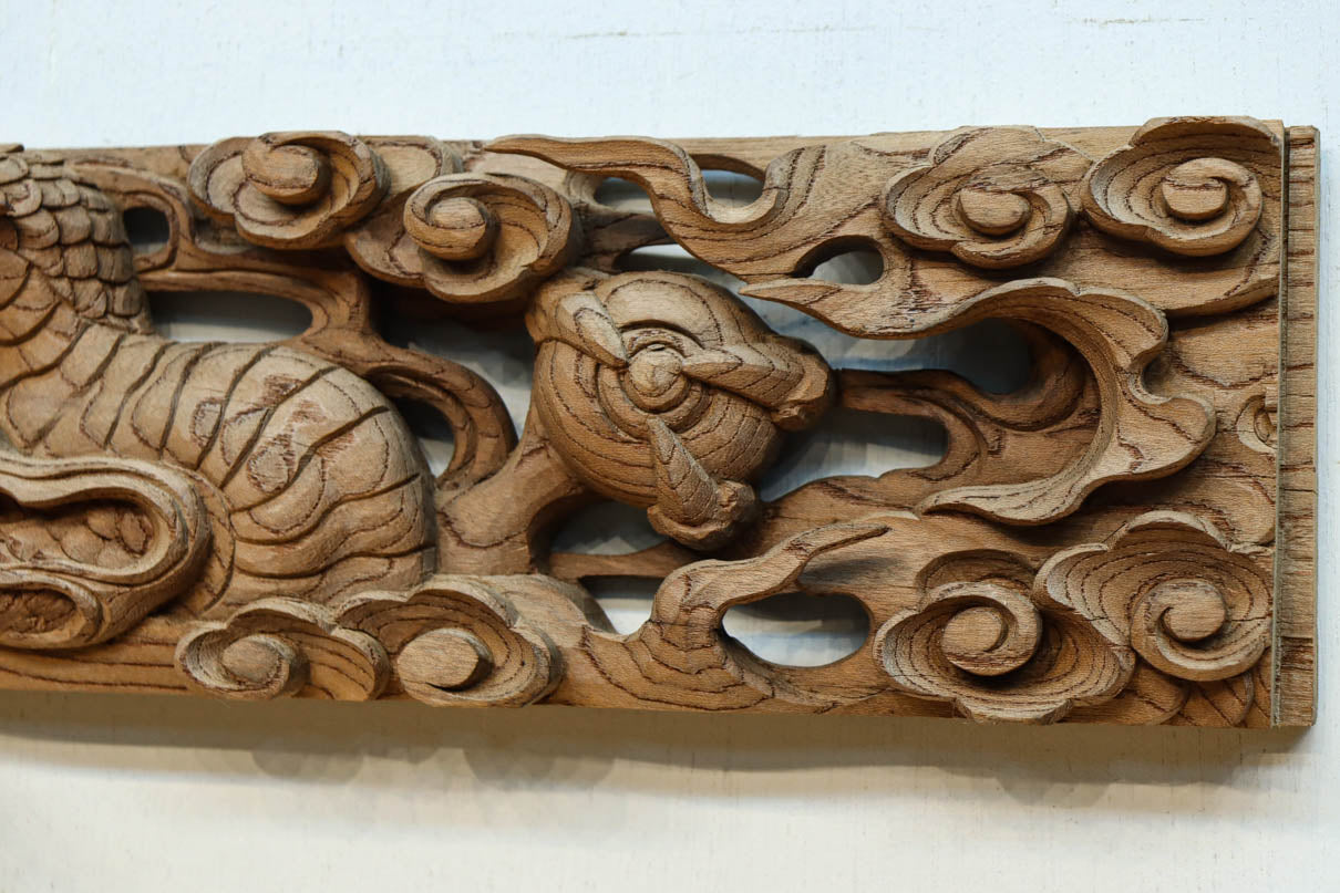 貫禄ある2頭の龍の立体感溢れるけやき彫刻飾り DC8226 – 古福庵