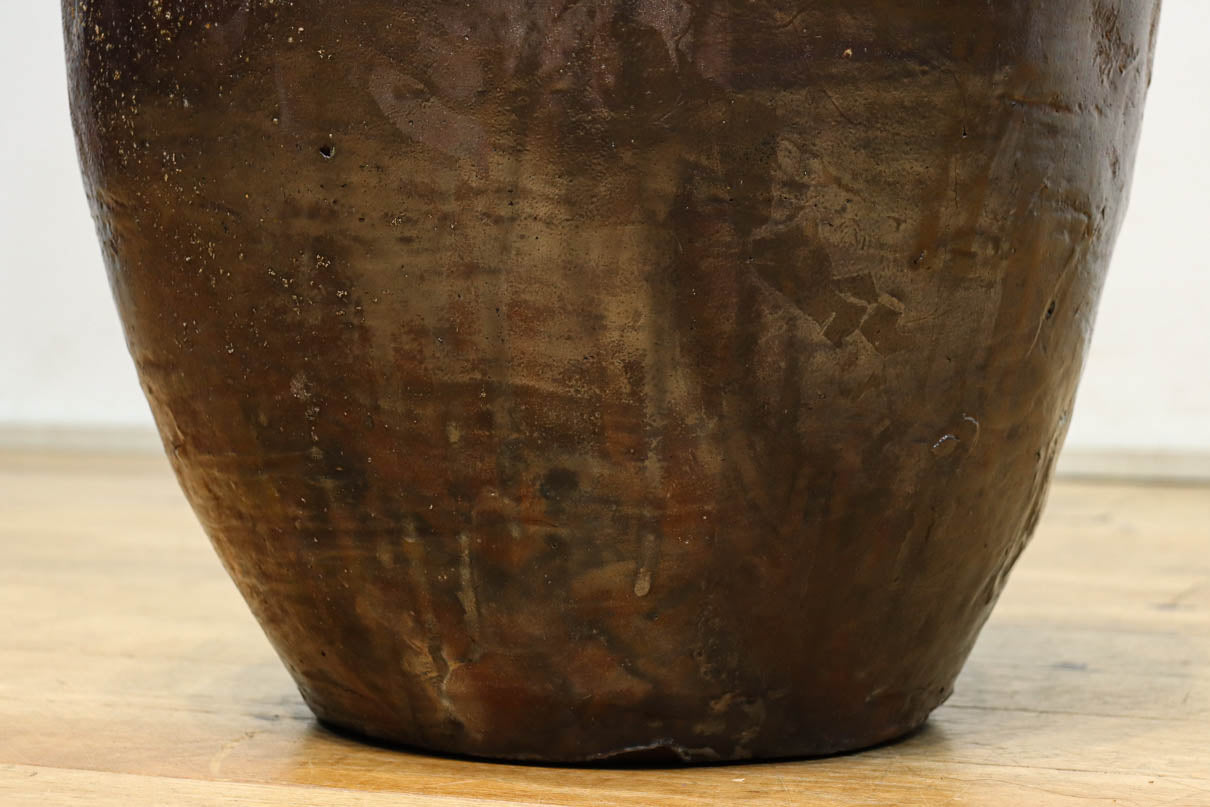 山野草が映えそうな素朴な雰囲気が魅力的な壺　DC8239