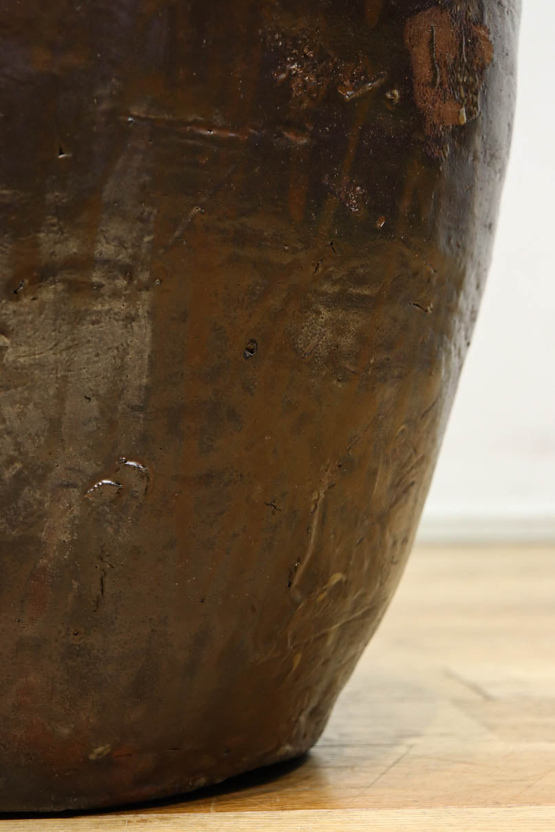 山野草が映えそうな素朴な雰囲気が魅力的な壺　DC8239