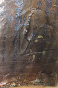 山野草が映えそうな素朴な雰囲気が魅力的な壺　DC8239