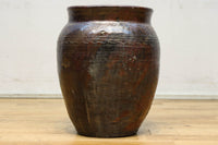 山野草が映えそうな素朴な雰囲気が魅力的な壺　DC8239