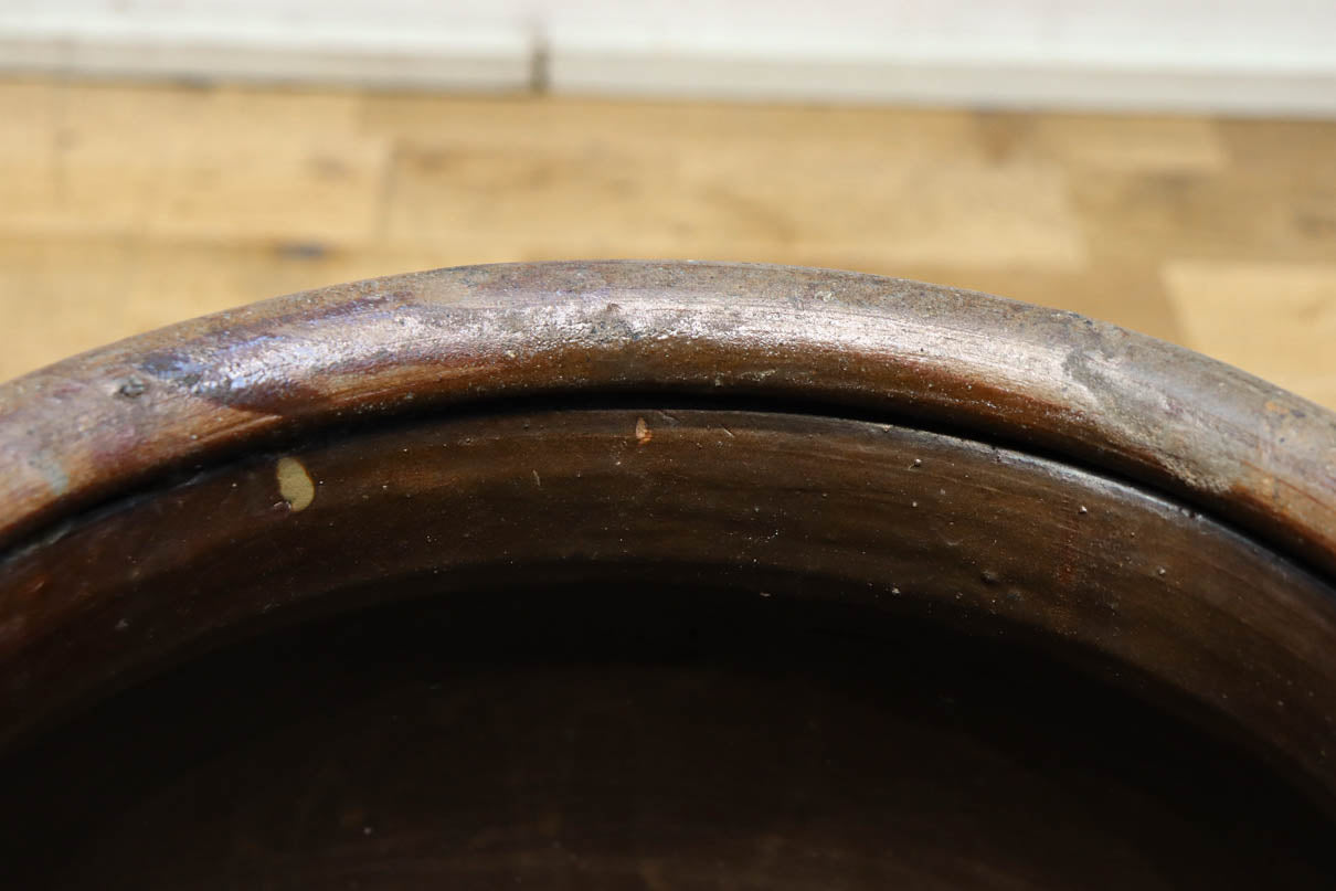 山野草が映えそうな素朴な雰囲気が魅力的な壺　DC8239