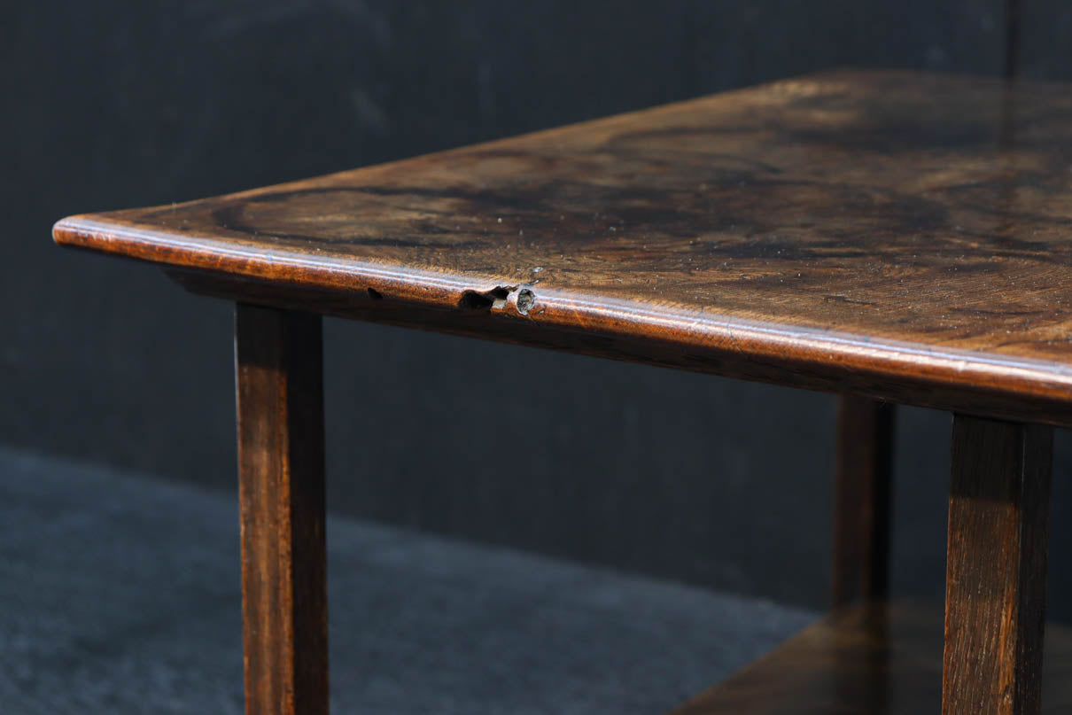 時代を経た味わい深い風合いの置台　DC8251