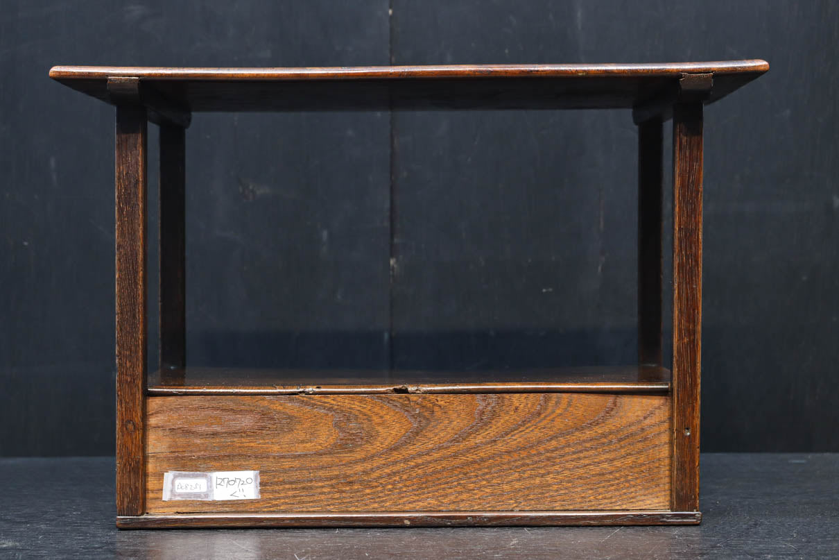 時代を経た味わい深い風合いの置台　DC8251