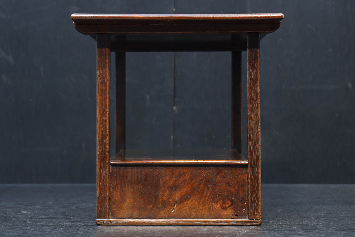 時代を経た味わい深い風合いの置台　DC8251