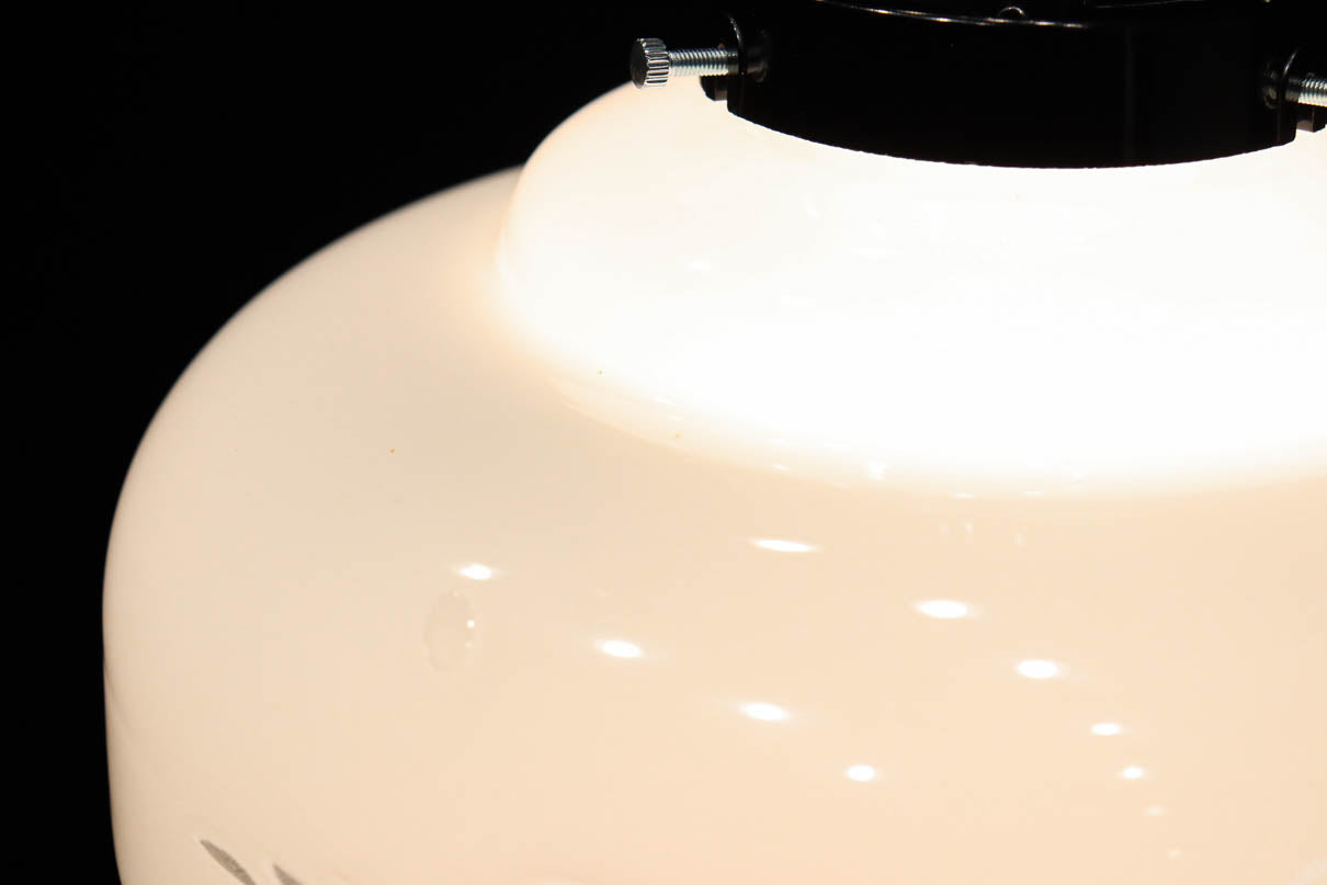 上品な透かし模様が浮かぶ電笠　DC8271