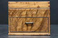 穏やかな流れの杢目で風情溢れる小物入れ　DC8252