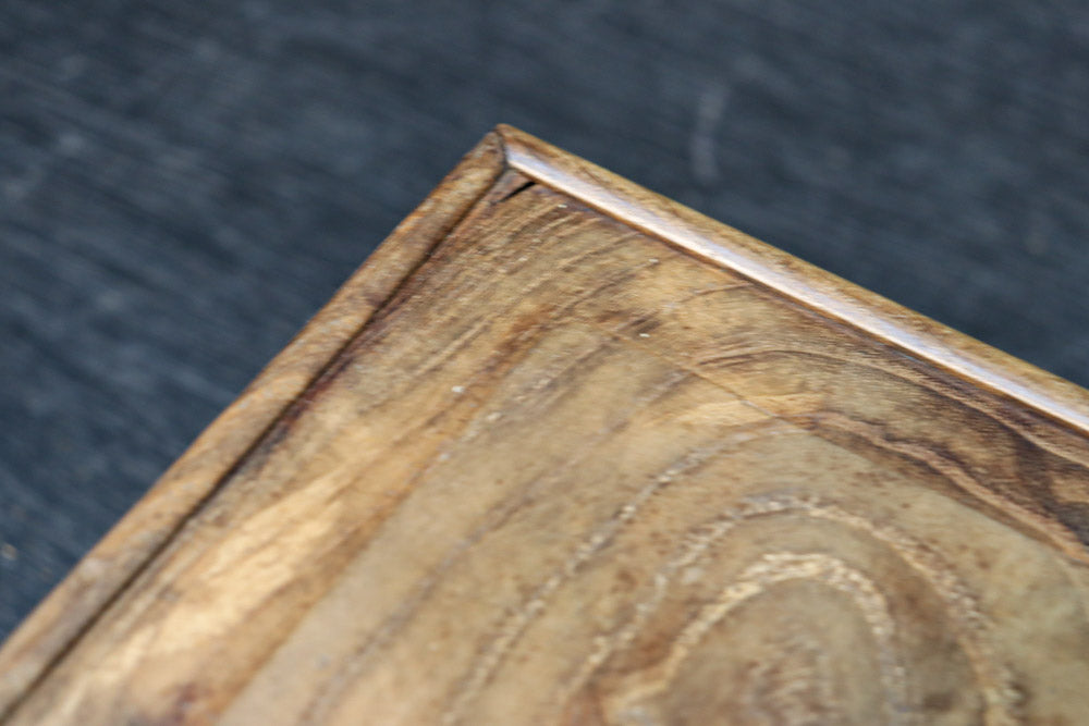 穏やかな流れの杢目で風情溢れる小物入れ　DC8252