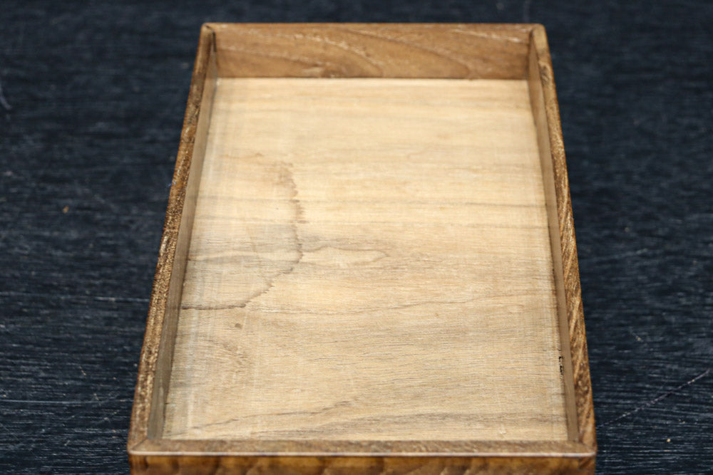 穏やかな流れの杢目で風情溢れる小物入れ　DC8252