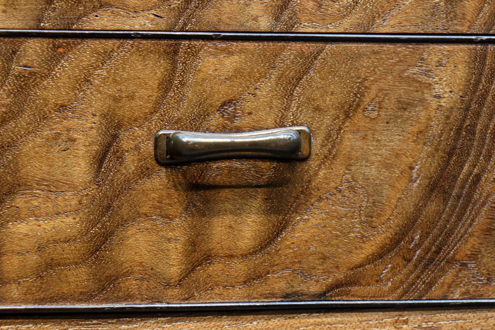 穏やかな流れの杢目で風情溢れる小物入れ　DC8252