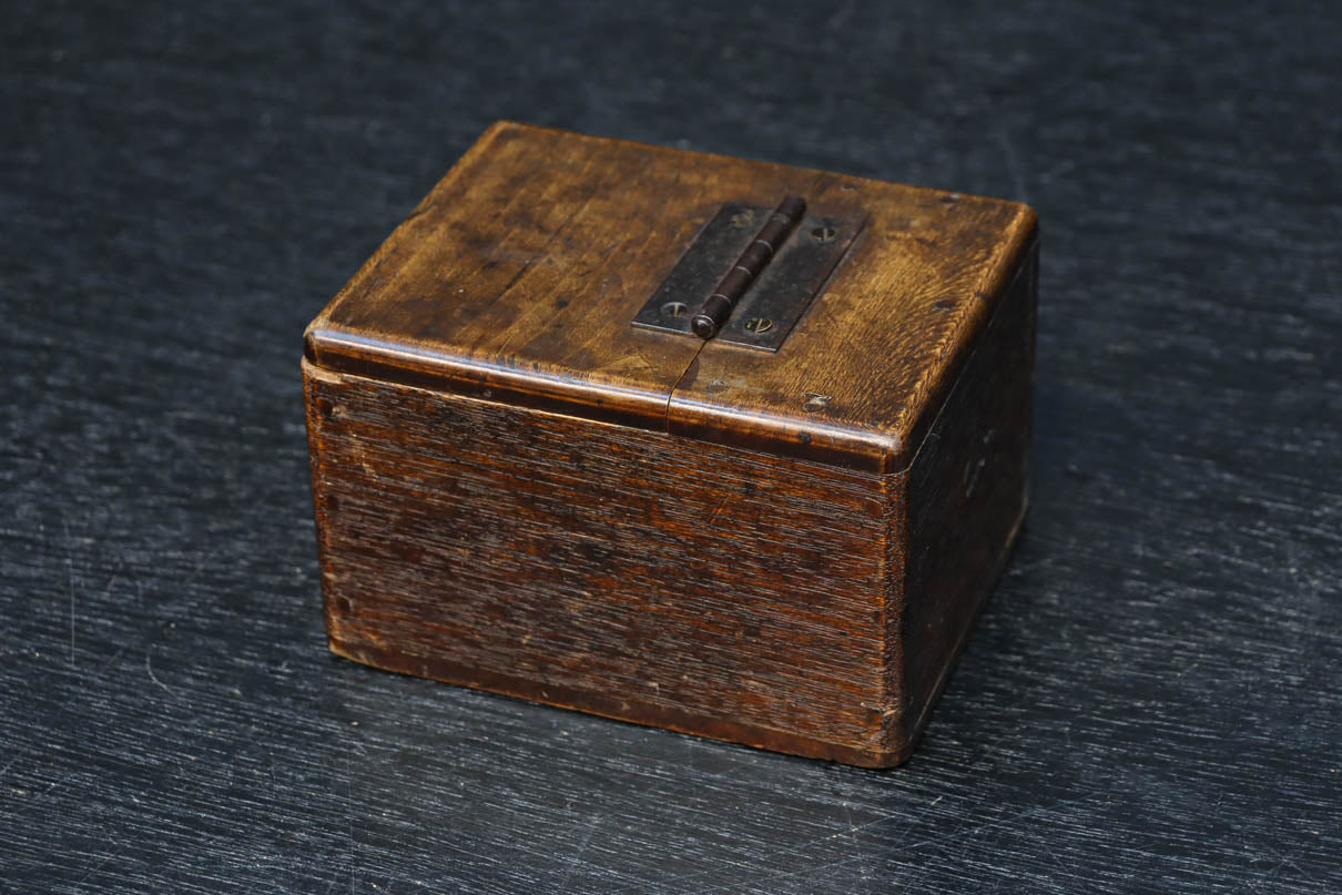 Antique tool box (small box) DC8254