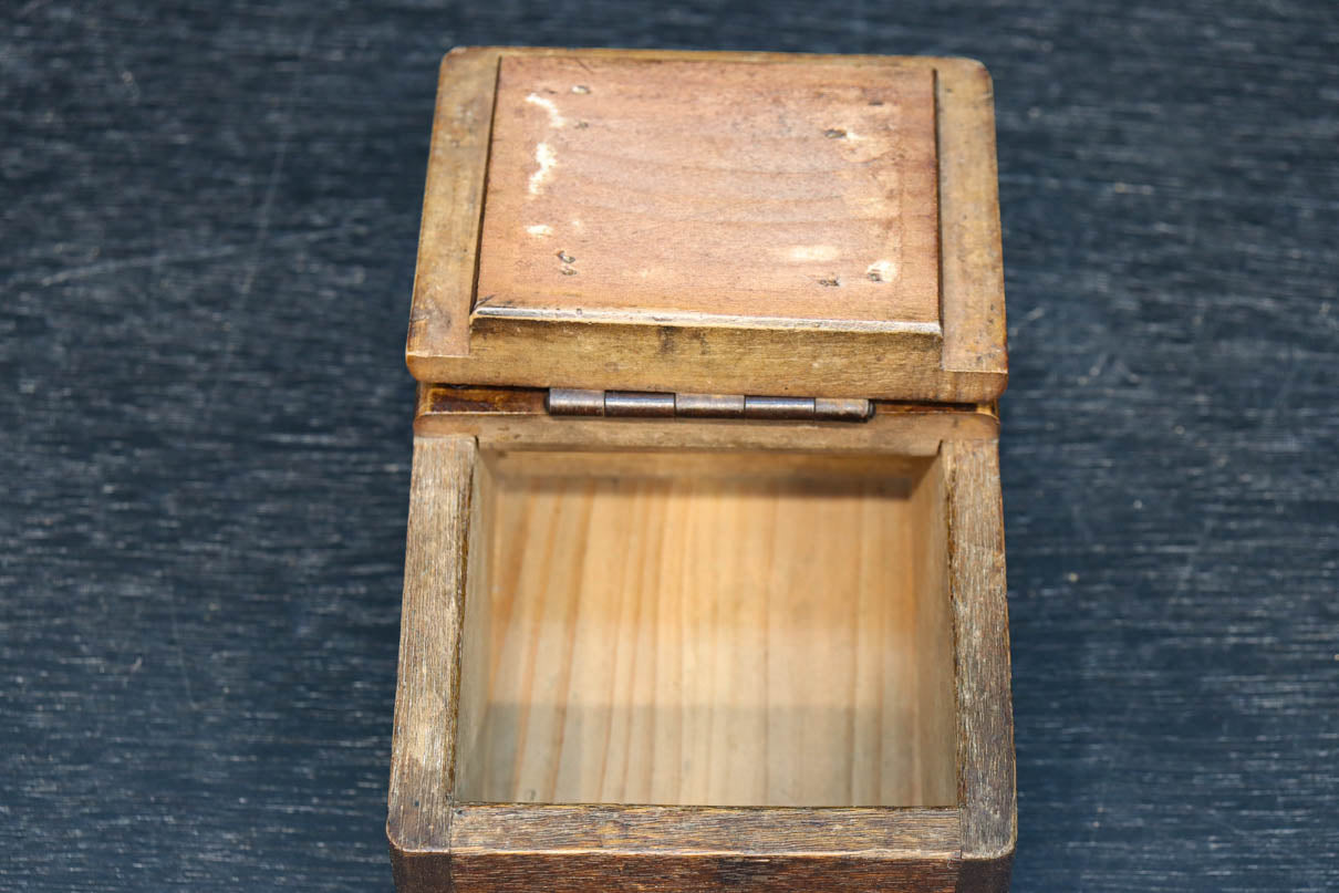 Antique tool box (small box) DC8254