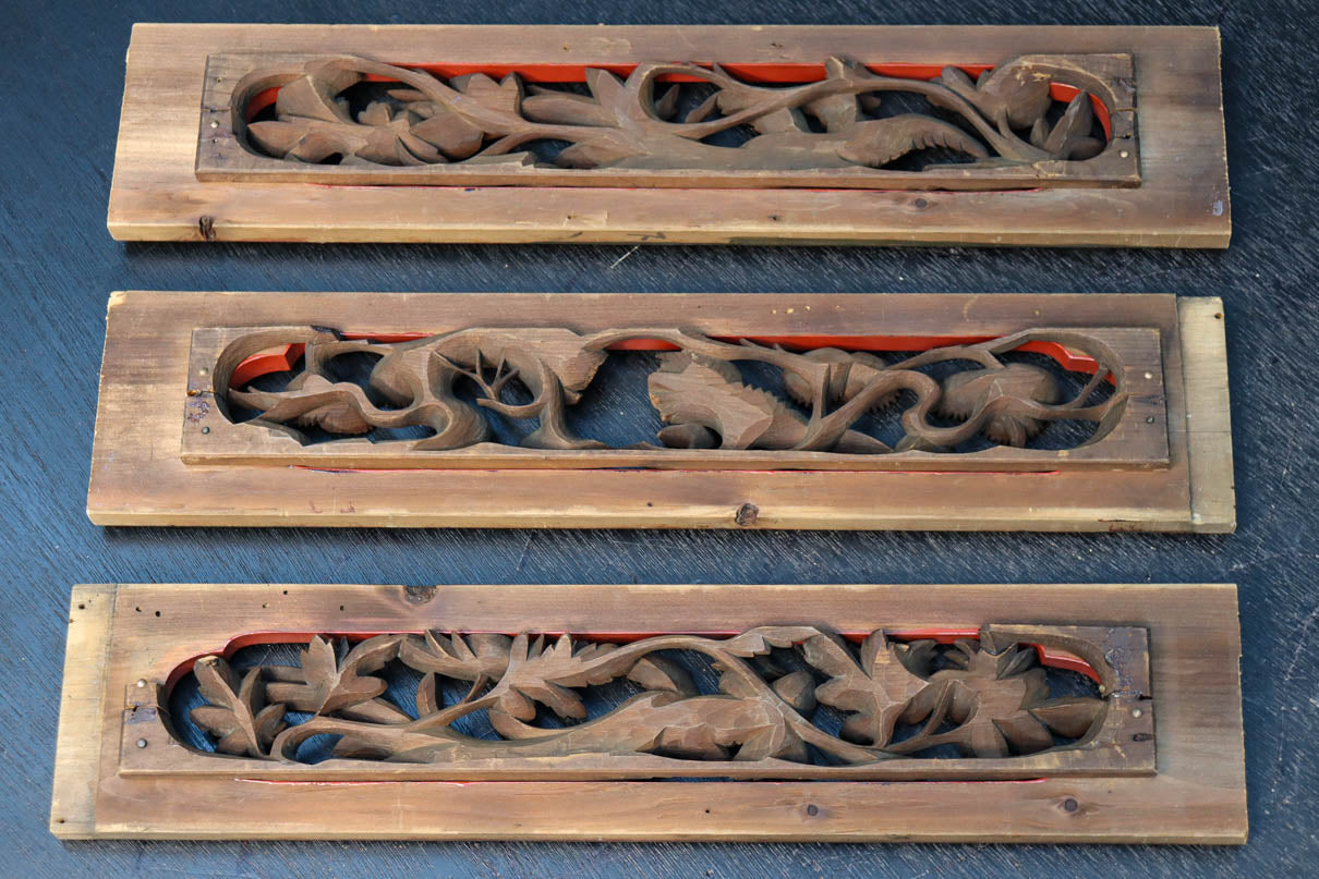 立体感のある彫刻が見栄えのする彫刻飾り　DC8257abc　在庫(a:1 b:1 c:1)個