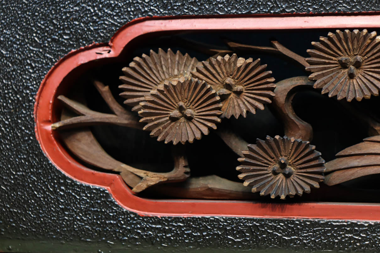 立体感のある彫刻が見栄えのする彫刻飾り　DC8257abc　在庫(a:1 b:1 c:1)個