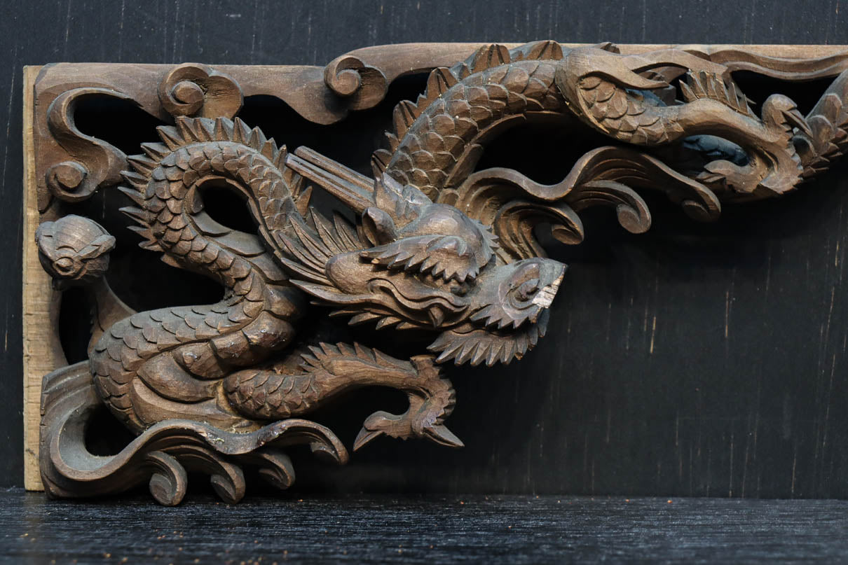 令和8年のウマ年を飾るに相応しい傑作、躍動感溢れる大型ガラス造形の2頭の馬の彫像 躍動感ある龍の貫録漂う小型彫刻飾り DC8258 – 古福庵