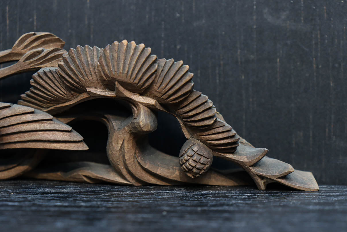 鶴と松　木彫 羽を広げた鶴と松を描いた深彫り彫刻欄間 EZ2062ab 在庫(a:1 b:1